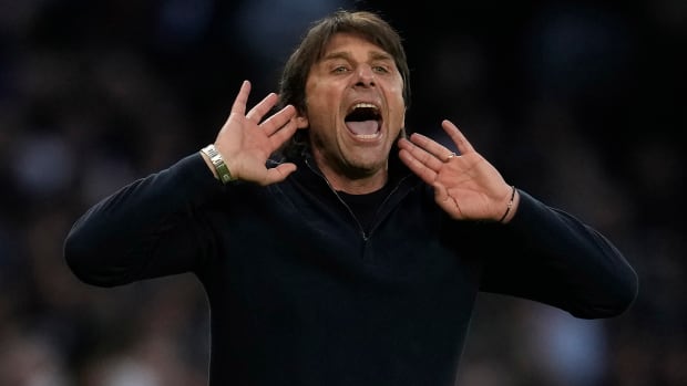 Antonio Conte coaching Spurs.